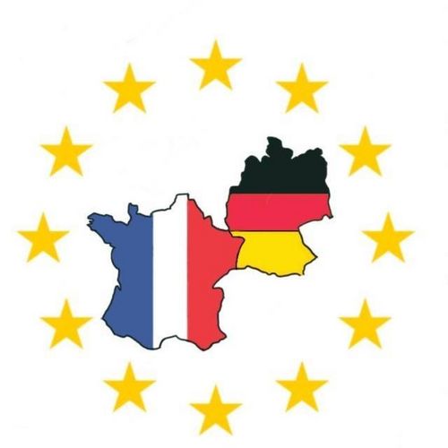 Logo des DFSJ, geographische Karte Frankreichs in Blau-Weiß-Rot neben geographischer Karte Deutschland in Schwarz-Rot-Gold, darum ein Kreis goldener Sterne
